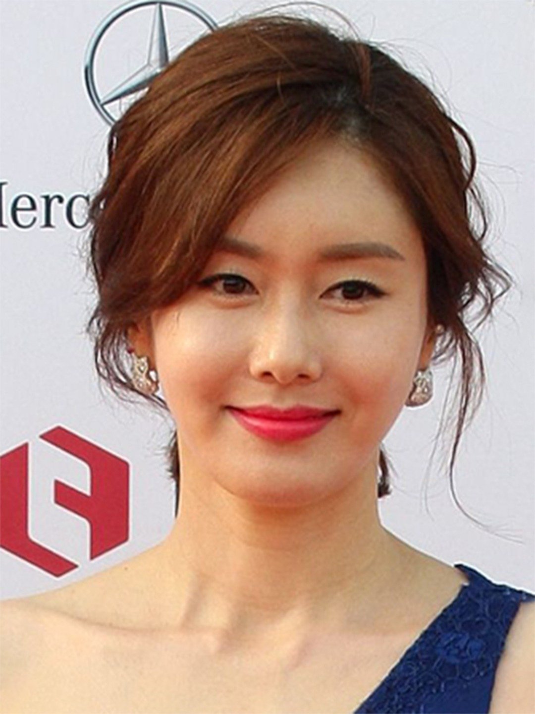 Kim Ji-Soo Husband: Who Is The Man Behind The Star?