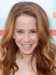 Amy Davidson Facebook Instagram Twitter Profiles 