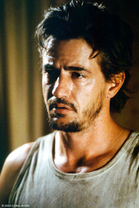 Undertow: Legado de violencia