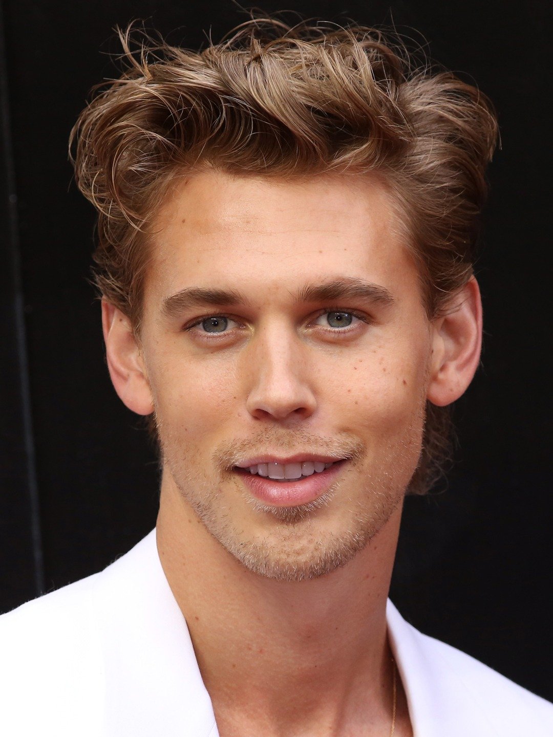 Austin Butler In Switched At Birth
