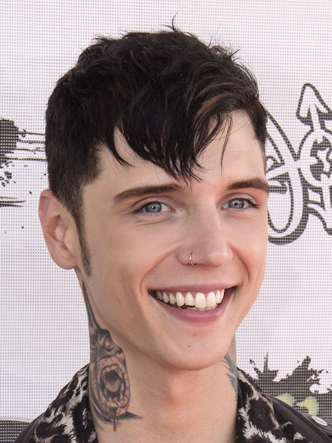 Andy Biersack Warped Tour Black Veil Brides Lead Vocals Singer, Andy Sixx, black  Hair, piano, united States png | PNGWing