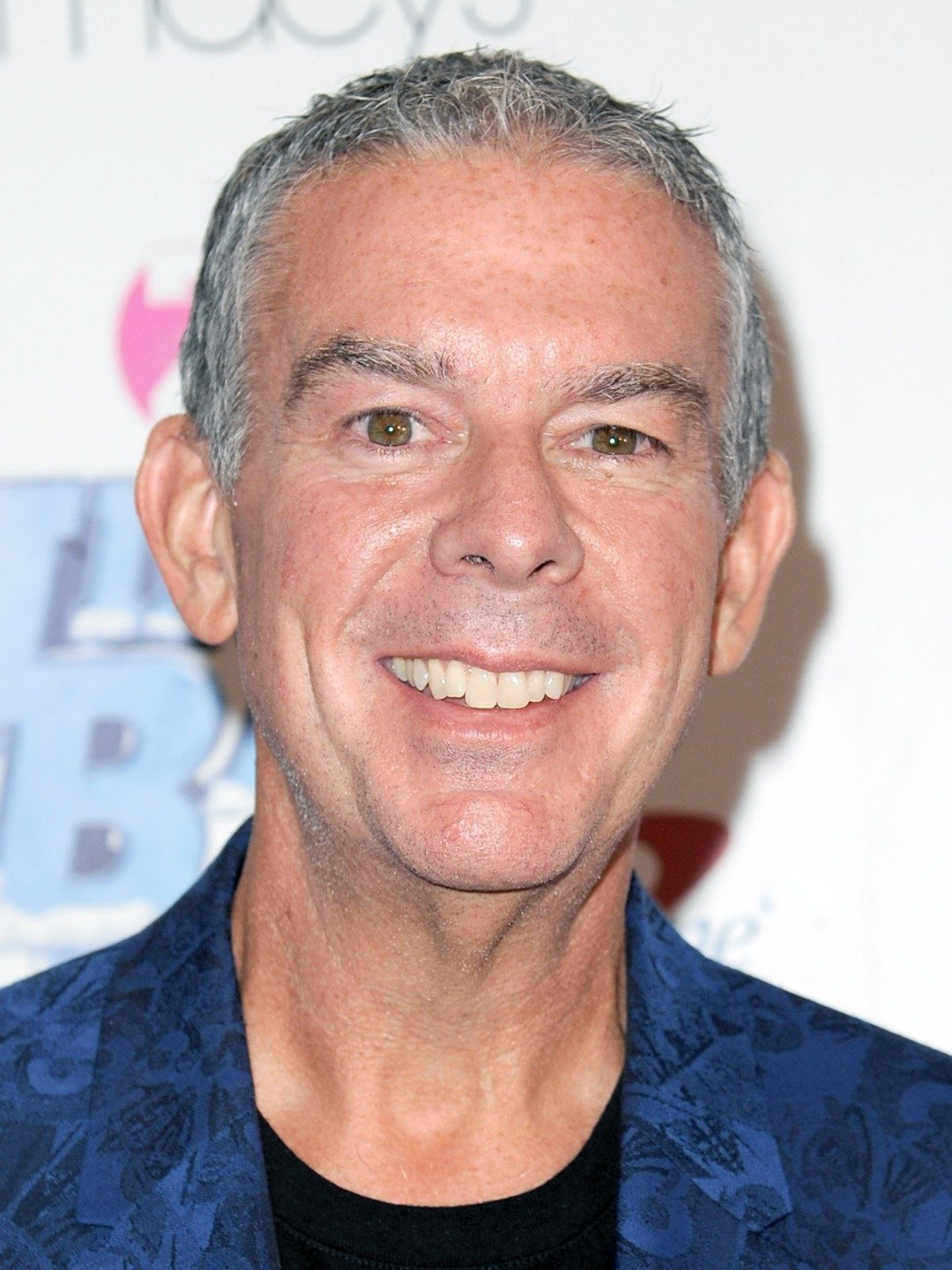 Elvis Duran’s Instagram, Twitter & Facebook on IDCrawl