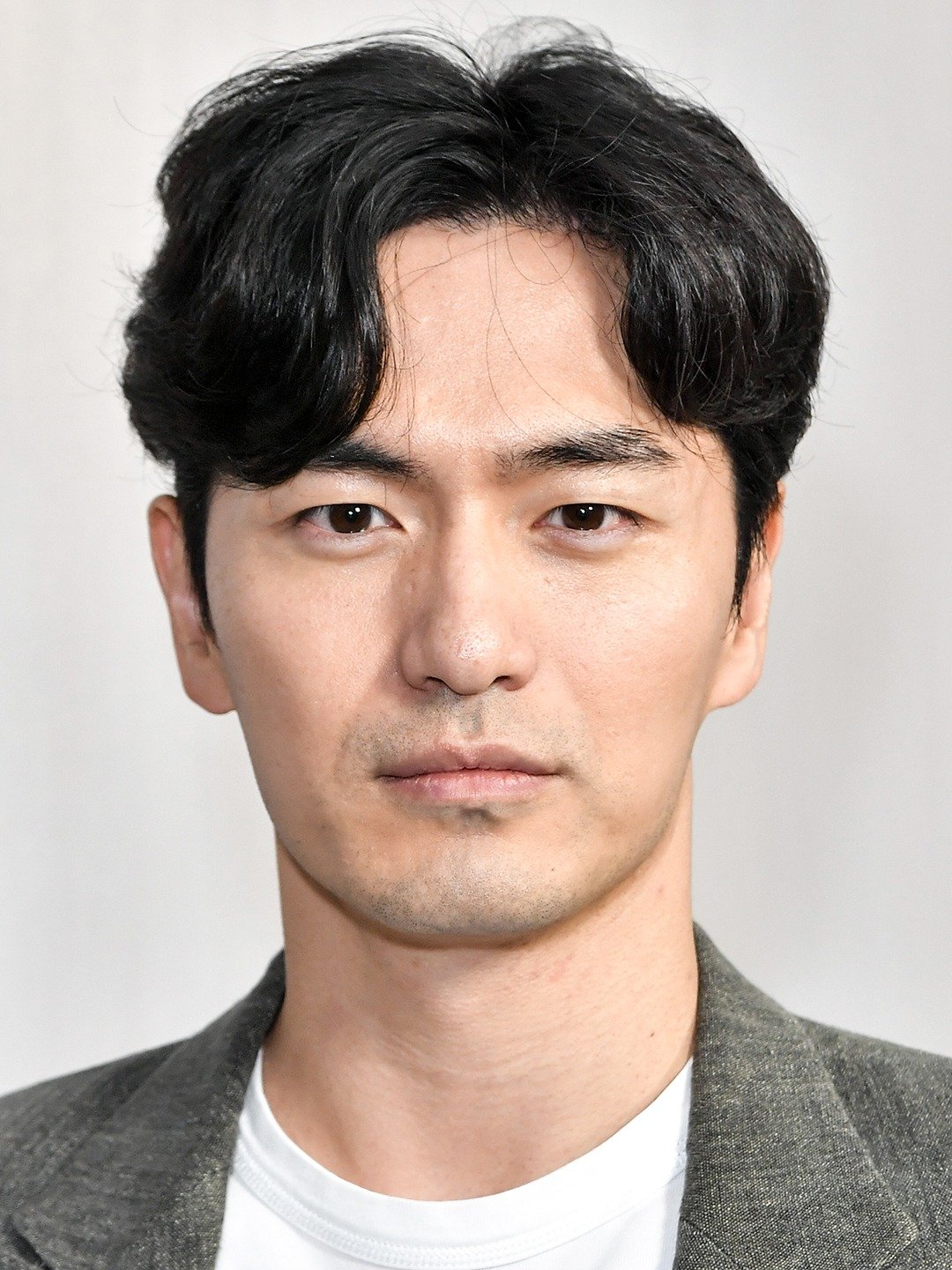 Lee Jin-wook Pictures - Rotten Tomatoes
