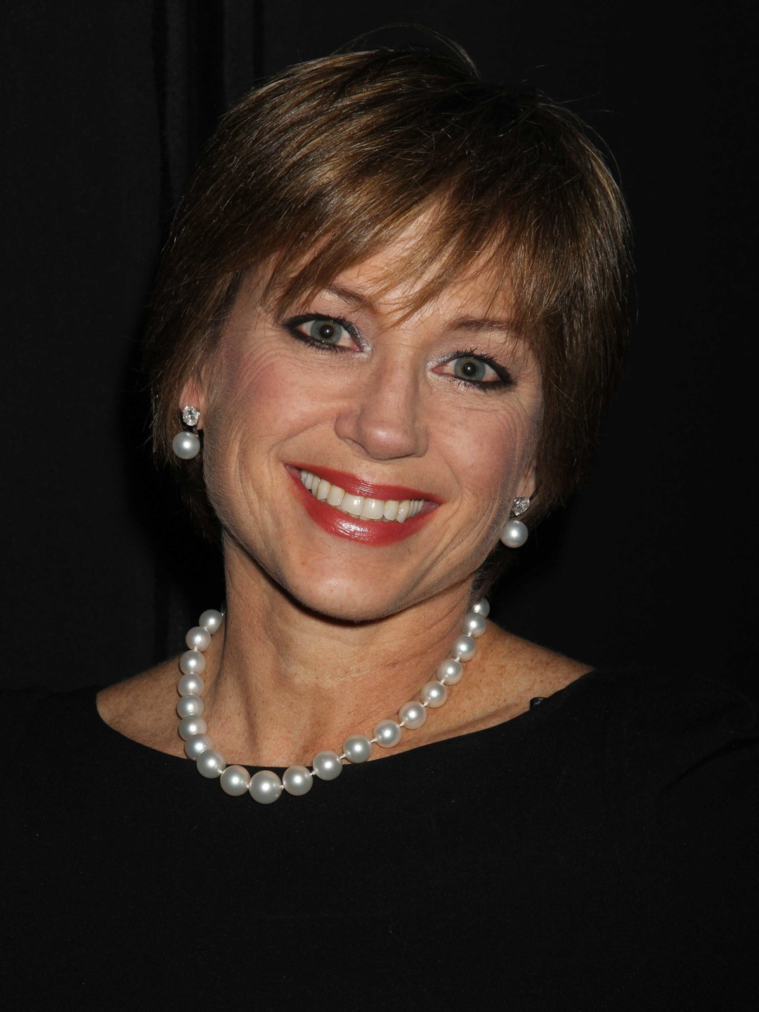February 13 1976 Dorothy Hamill Won Gold Started a Hairstyle Craze and  Became the Most InDemand Figure Skater  Lifetime