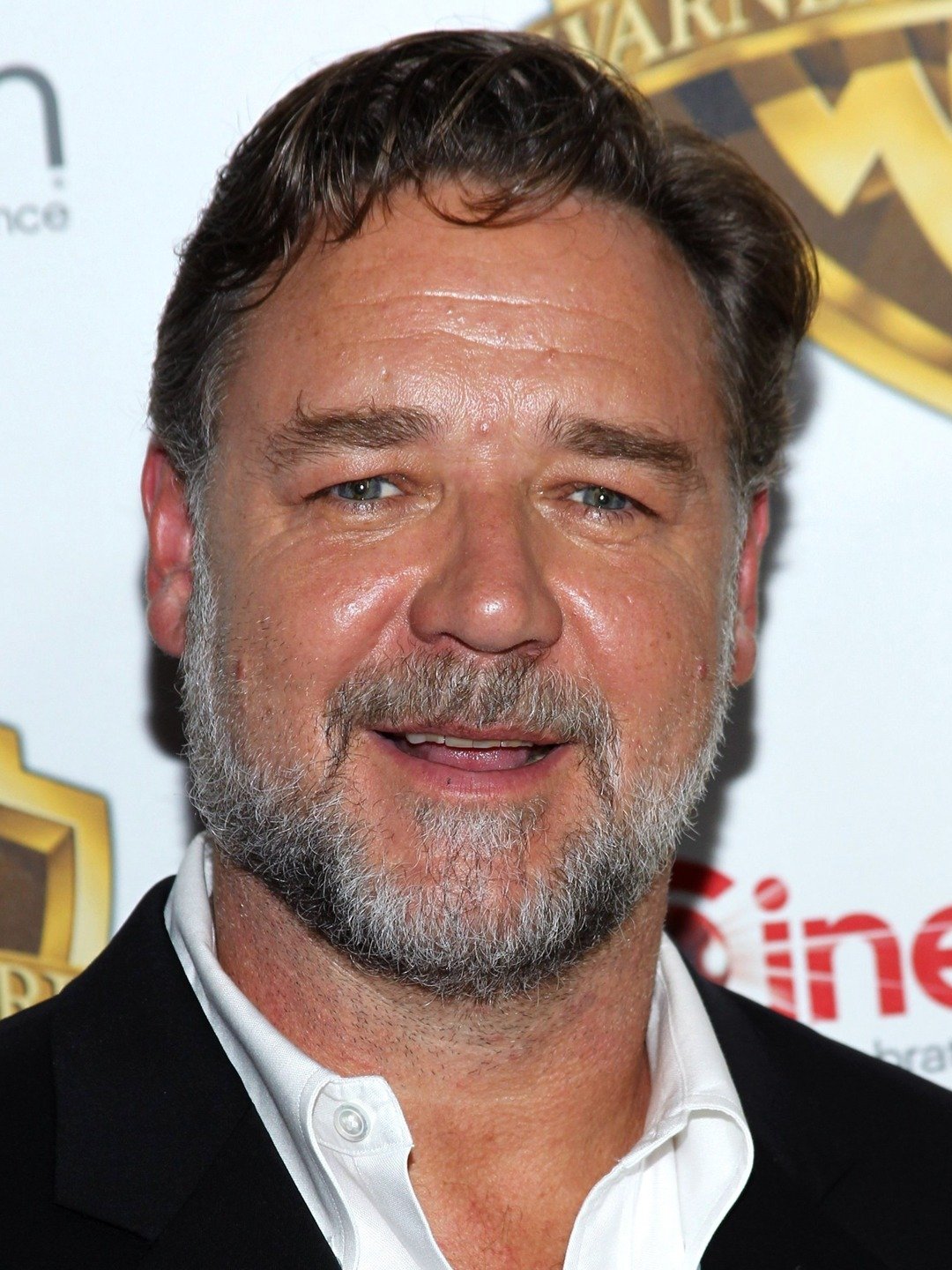 Der 60 Jahre alte 182 cm große Russell Crowe im 2024 Foto