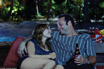 (L-R) Malin Akerman as Ronnie and Vince Vaughn as Dave in "Couples Retreat."