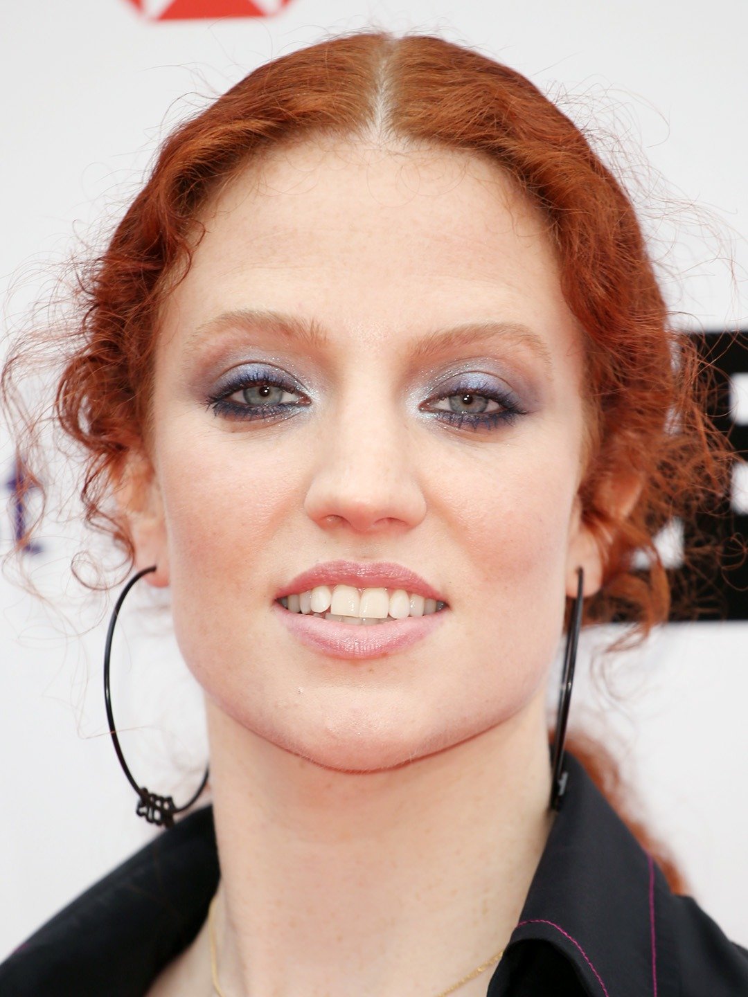 jess glynne right here video