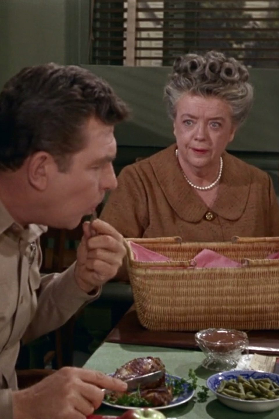 Aunt Bee Learns To Drive Pictures - Rotten Tomatoes