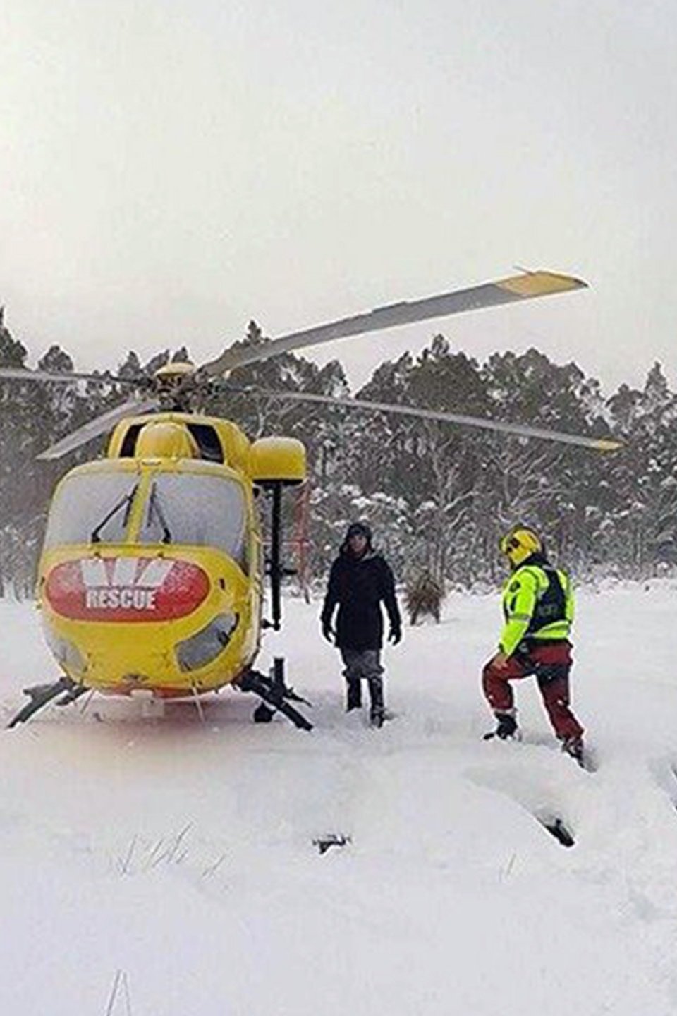 Cradle Mountain Rescue Pictures Rotten Tomatoes   P13009096 E V8 Ac 