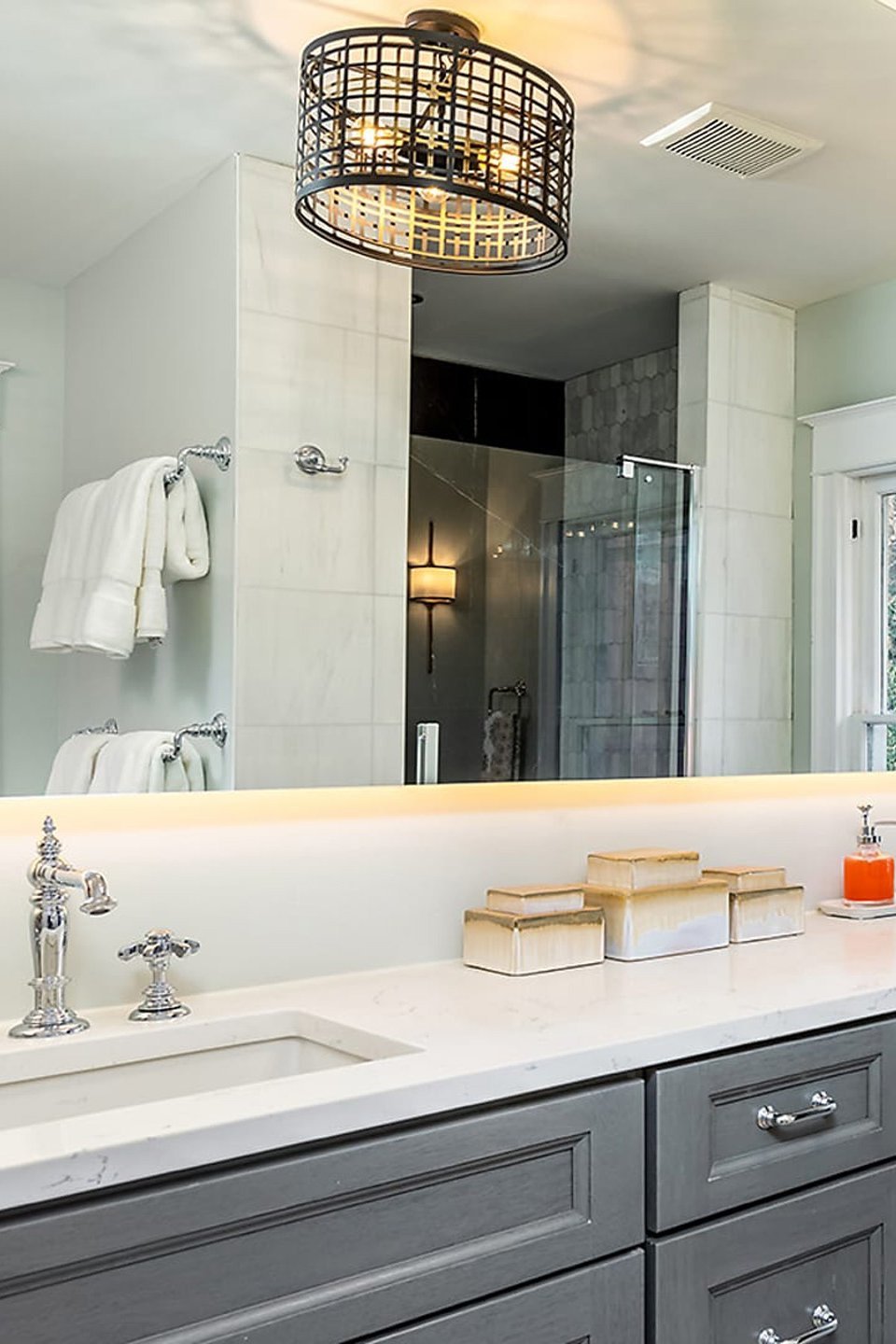 Mirror, Mirror on the Bathroom Wall Pictures Rotten Tomatoes