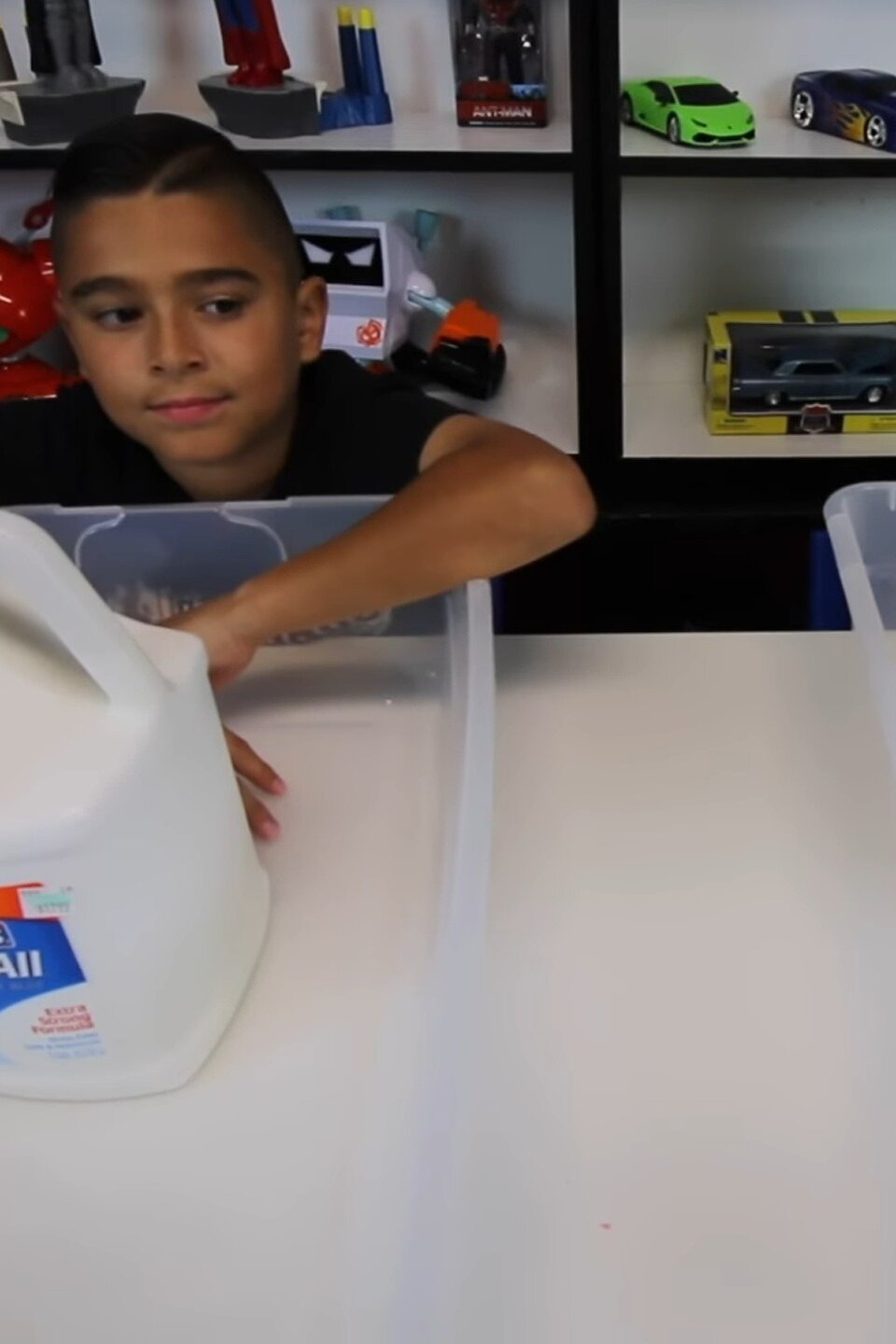 1 Gallon Elmer's Glue All vs. 1 Gallon Elmer's School Glue Which Glue