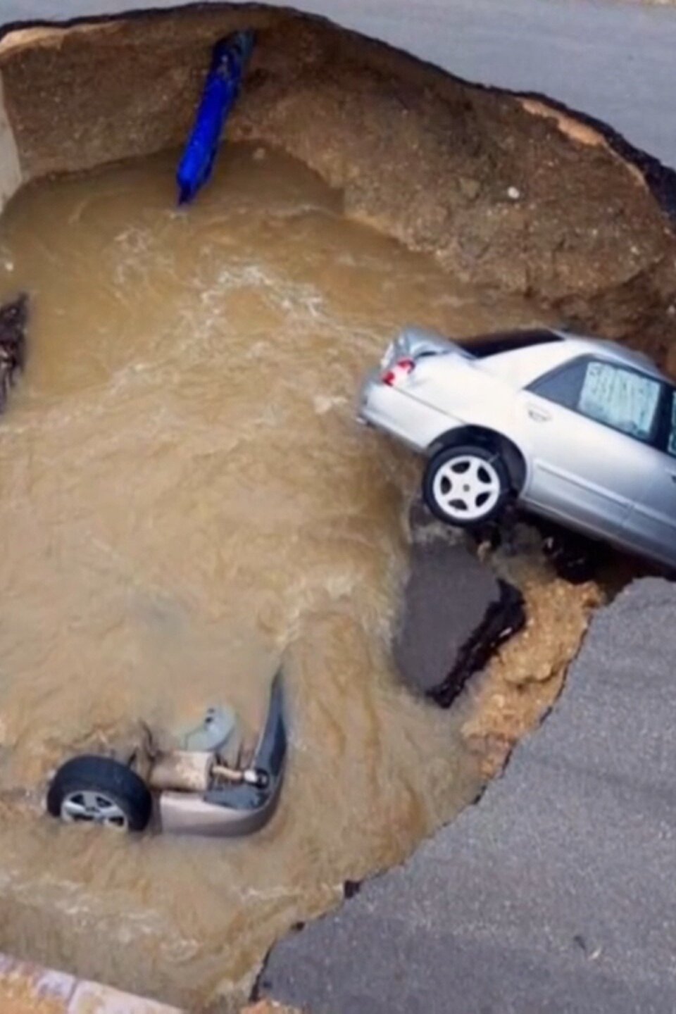Texas Sinkhole Tragedy Pictures Rotten Tomatoes