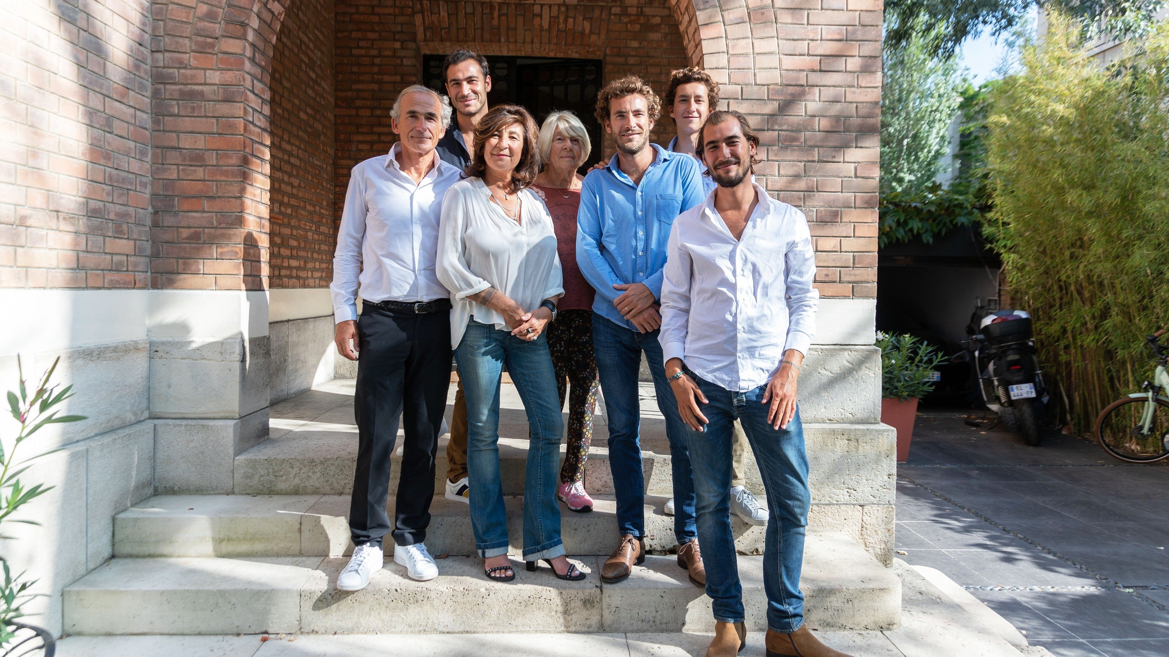 L agence Saison 2 Episode 3 The Parisian Agency: Exclusive Properties - Rotten Tomatoes