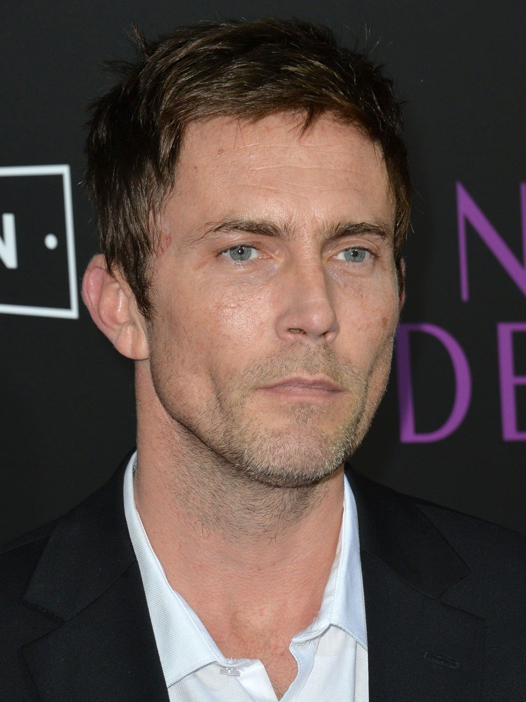 Next photo of Desmond Harrington